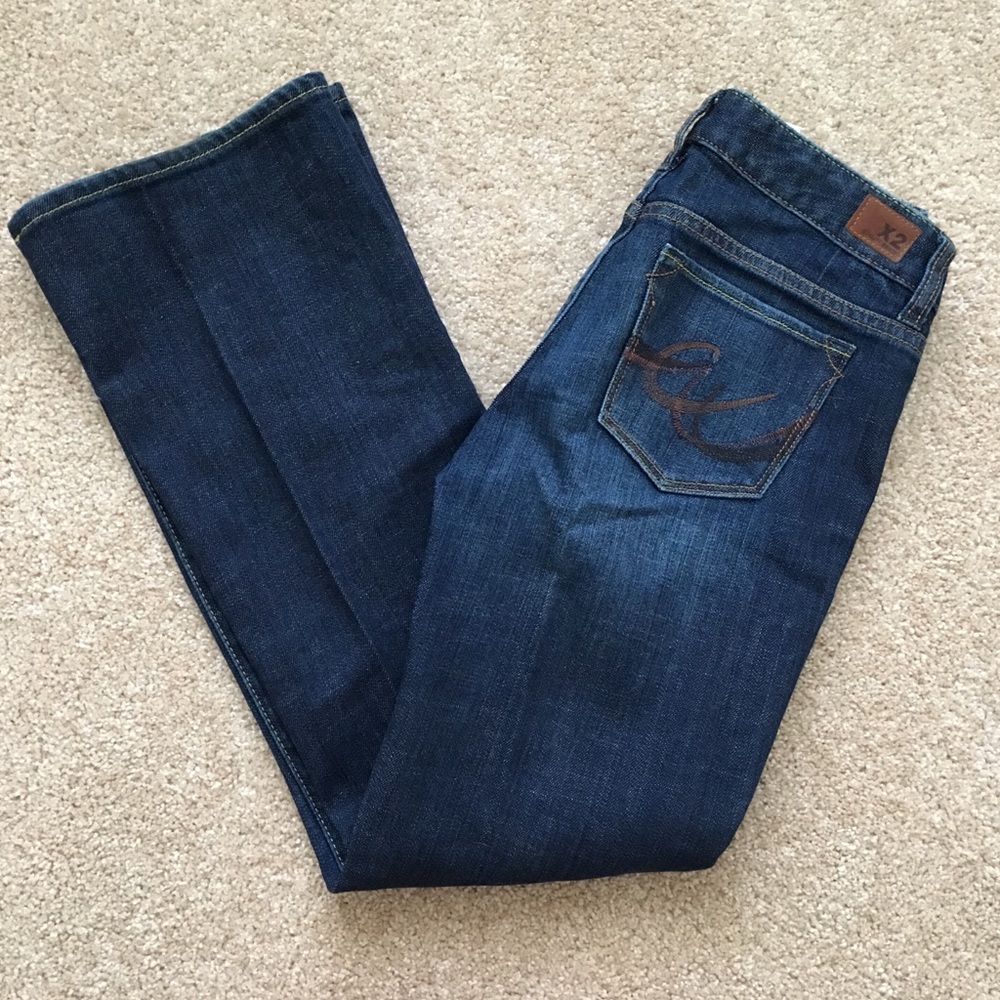 💕HP💕 Like new! X2 low rise boot cut jeans